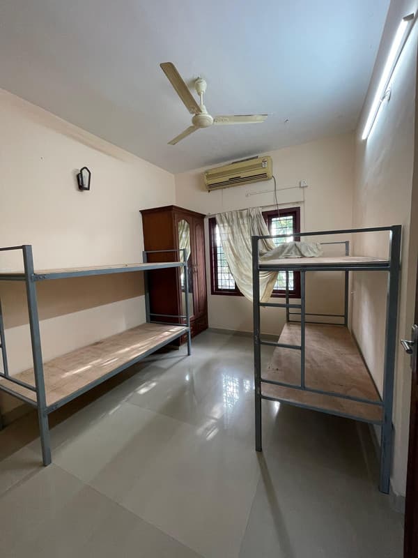 Gents PG in Palarivattom